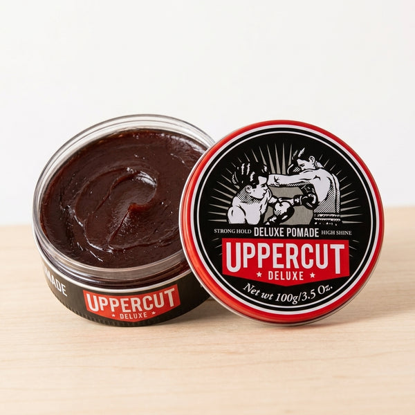 Uppercut Deluxe Pomade - avoin purkki ja sisältö