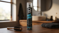 Level3 Hair Spray - spuitbus op houten blad met ronde borstel en handdoek